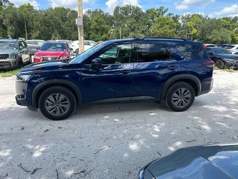 Used 2024 Nissan Pathfinder SV FWD image 17