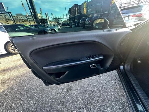 Used 2019 Dodge Challenger SXT RWD image 18