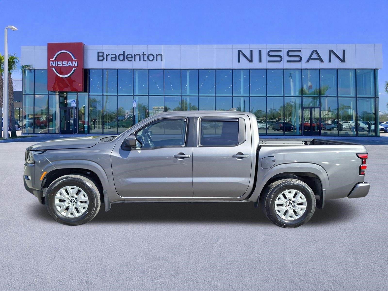 Used 2024 Nissan Frontier SV w/ SV Convenience Package RWD image 8