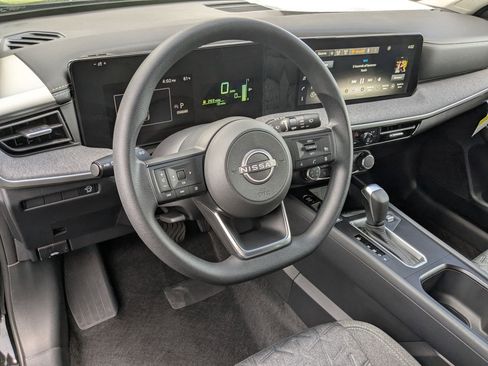 New 2025 Nissan Kicks SV w/ SV Premium Package FWD image 15