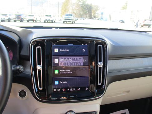 Certified 2023 Volvo XC40 B5 Plus w/ Driver Assist Package image 16