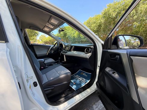 Used 2015 Toyota RAV4 LE FWD image 14