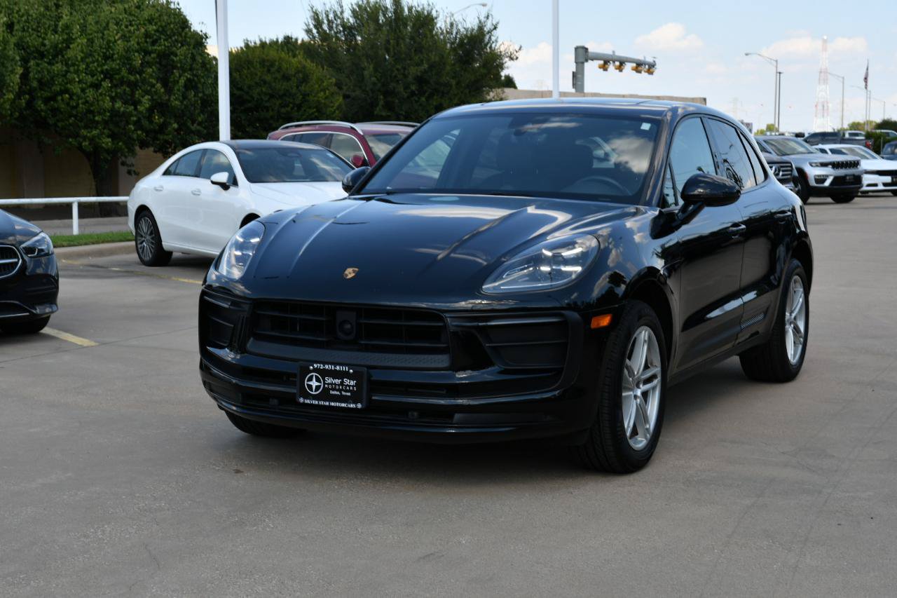 Used 2024 Porsche Macan AWD/4WD image 2