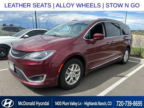 Used 2020 Chrysler Pacifica Touring-L FWD image 1