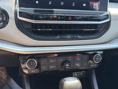 Used 2025 Jeep Compass Limited AWD/4WD image 26