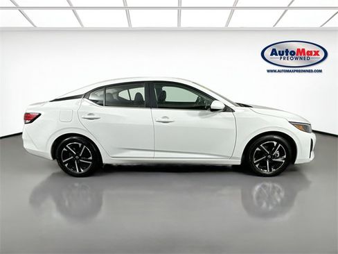 Used 2024 Nissan Sentra SV image 9