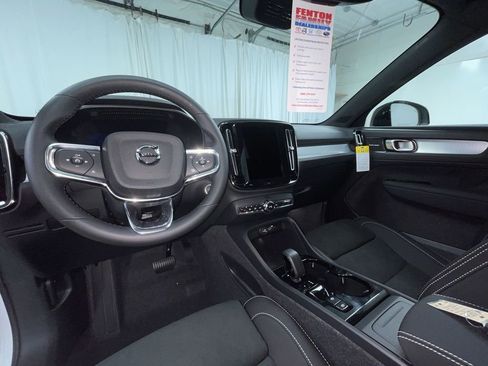 New 2026 Volvo XC40 B5 Ultra w/ Protection Package Premier image 3