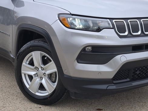 Used 2022 Jeep Compass Latitude w/ Convenience Group image 3