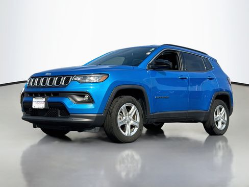 Used 2024 Jeep Compass Latitude w/ Sun and Sound Group AWD/4WD image 3