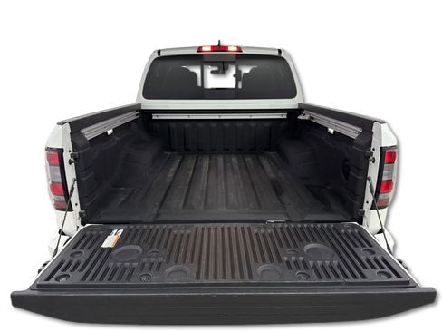 Used 2024 Nissan Frontier SV w/ SV Convenience Package image 6