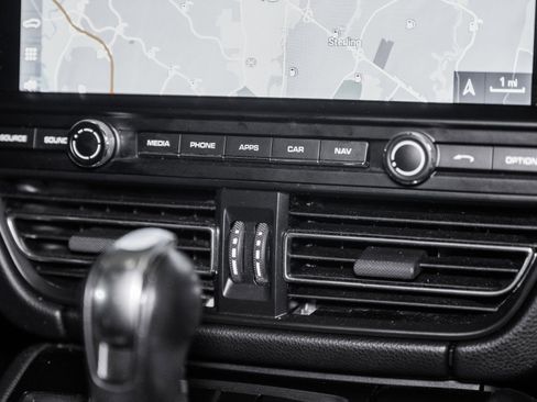 Used 2021 Porsche Macan S image 39