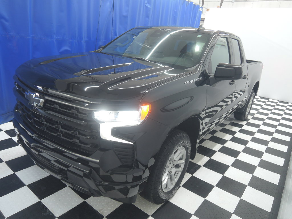 Used 2023 Chevrolet Silverado 1500 RST w/ Convenience Package II AWD/4WD image 3