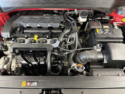 Used 2025 Hyundai Venue SEL FWD image 33