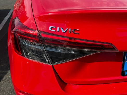 Used 2023 Honda Civic EX image 9