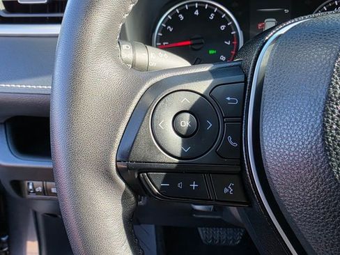 Used 2022 Toyota RAV4 XLE Premium image 23