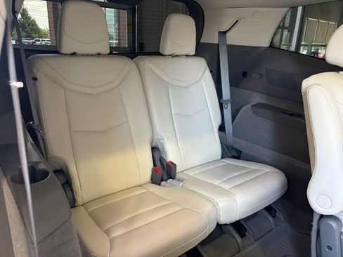 Certified 2022 Cadillac XT6 Premium Luxury w/ Technology Package AWD/4WD image 14