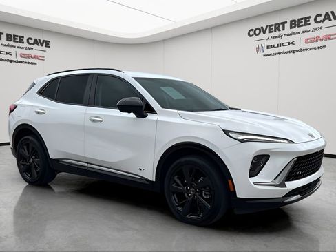 Used 2025 Buick Envision Sport Touring image 1