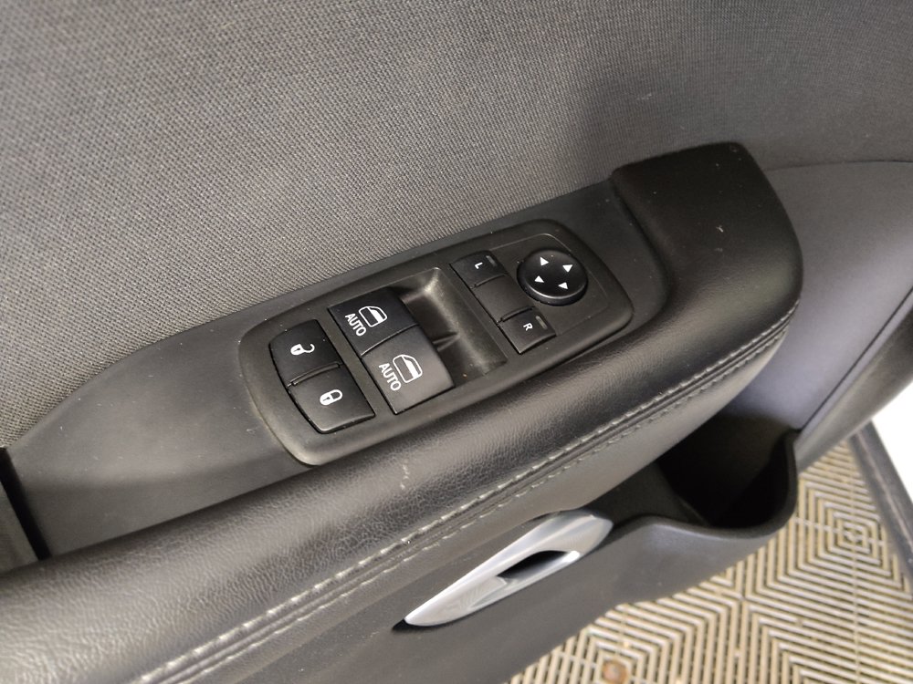 Used 2018 Dodge Challenger SXT RWD image 27