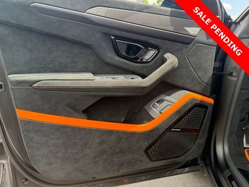 Used 2024 Lamborghini Urus Performante AWD/4WD image 25