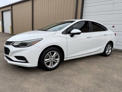Used 2017 Chevrolet Cruze LT image 5