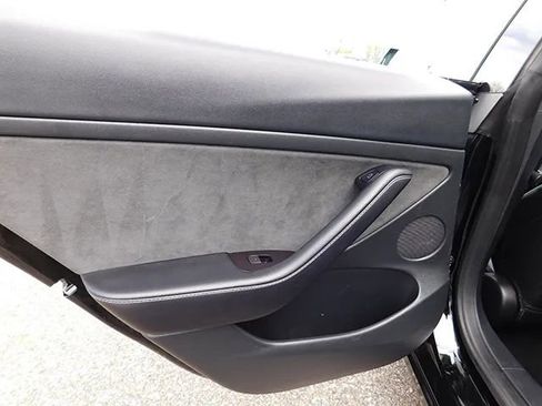 Used 2023 Tesla Model 3 Performance image 8