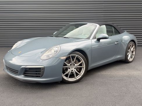 Used 2017 Porsche 911 Carrera RWD image 1