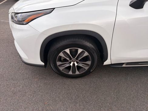 Used 2023 Toyota Highlander XLE FWD image 27