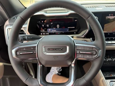 New 2026 GMC Canyon Denali AWD/4WD image 18