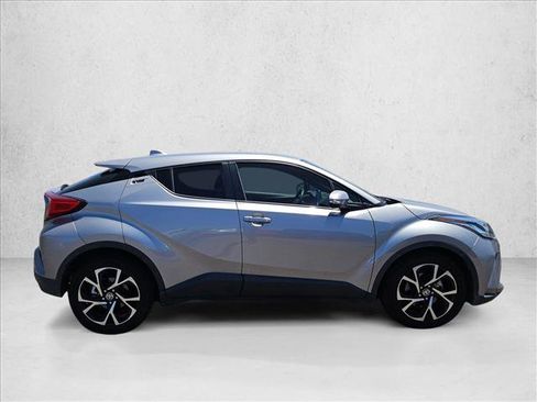 Used 2020 Toyota C-HR XLE FWD image 8