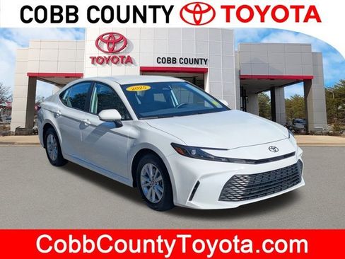 Used 2025 Toyota Camry LE image 1