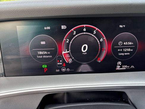 Used 2026 Volkswagen Tiguan SE AWD/4WD image 41