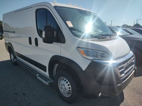 Used 2025 RAM ProMaster 2500 w/ U-Haul Equipment Group FWD image 3