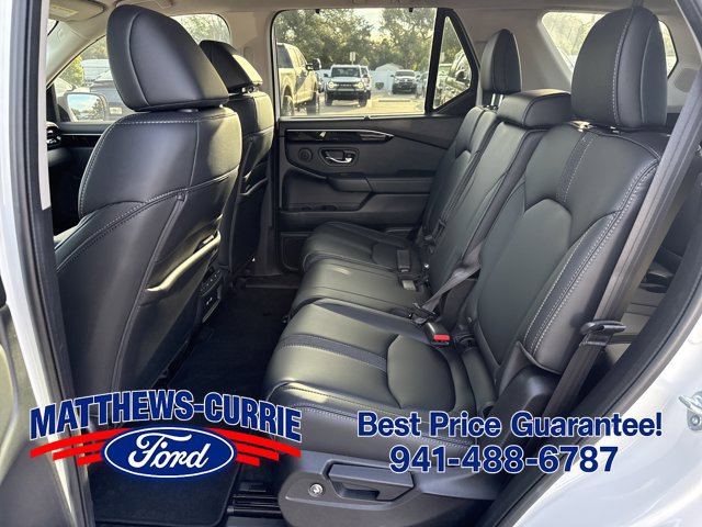 Used 2023 Honda Pilot Touring image 12