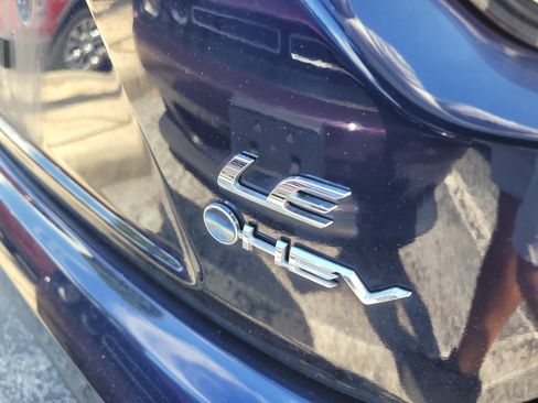 Used 2025 Toyota Corolla LE FWD image 10