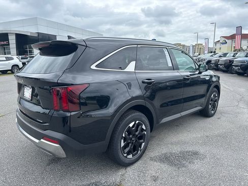 New 2025 Kia Sorento S w/ Panoramic Sunroof Package image 3