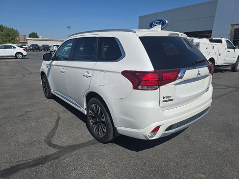 Used 2018 Mitsubishi Outlander SEL image 4