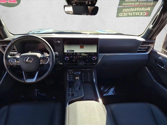Used 2025 Lexus GX 550 AWD/4WD image 19