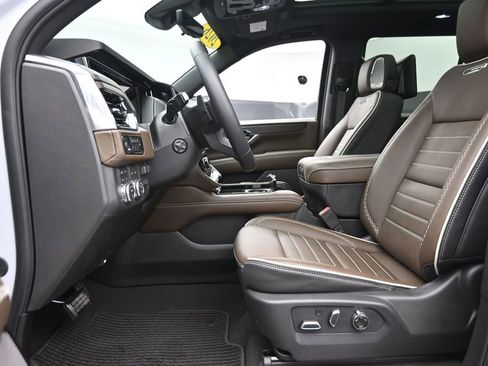 Used 2026 GMC Yukon Denali Ultimate AWD/4WD image 25