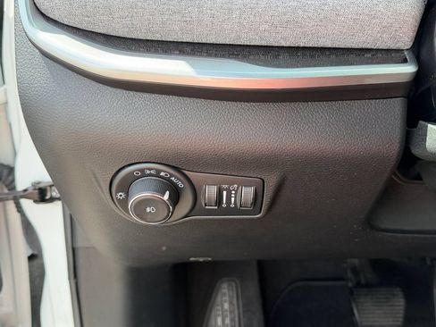 Used 2022 Jeep Compass Latitude AWD/4WD image 30