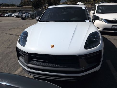 Used 2023 Porsche Macan Turbo AWD/4WD image 8