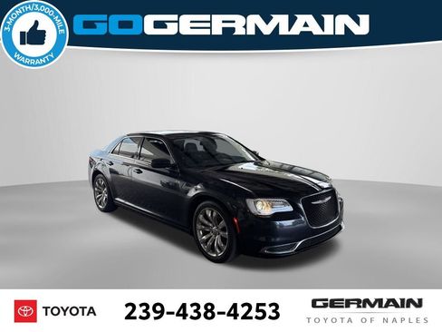 Used 2019 Chrysler 300 Touring L w/ Quick Order Package 22F RWD image 10