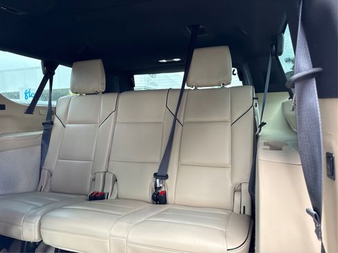 Used 2021 Cadillac Escalade ESV Premium Luxury image 11