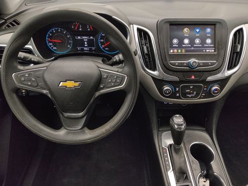 Used 2019 Chevrolet Equinox LS FWD image 22