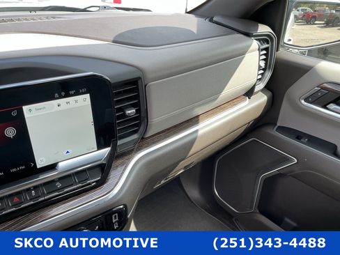 Used 2022 GMC Sierra 1500 SLE w/ X31 Off-Road Package AWD/4WD image 24