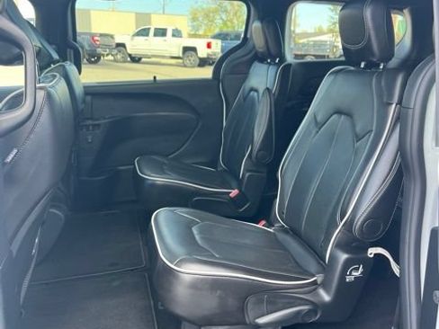 Used 2026 Chrysler Pacifica Limited w/ S Appearance Package FWD image 28