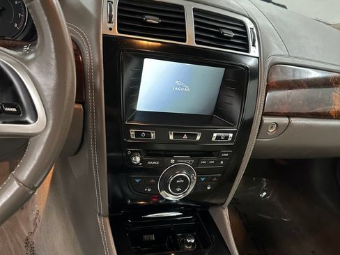 Used 2012 Jaguar XK Convertible RWD image 16