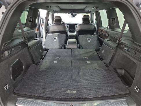 Used 2023 Jeep Grand Cherokee L Summit w/ Advanced Protech Group IV AWD/4WD image 38