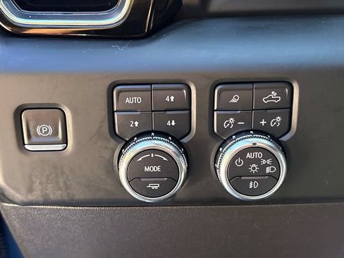 Used 2024 GMC Sierra 1500 Denali w/ Technology Package AWD/4WD image 25