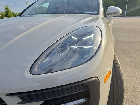 Used 2021 Porsche Macan GTS AWD/4WD image 30