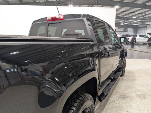 Used 2021 Chevrolet Colorado Z71 w/ Z71 Midnight Edition image 3